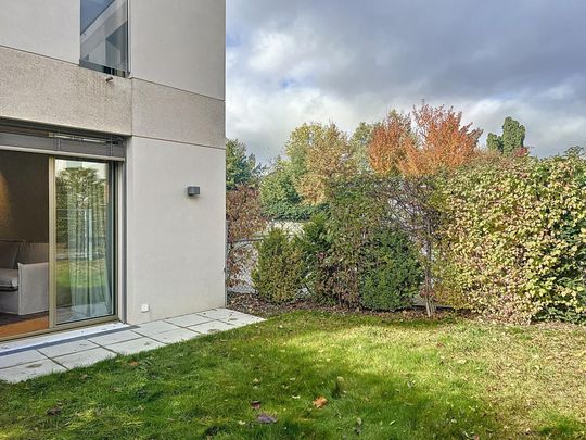 Beautiful furnished studio with garden - Photo 1