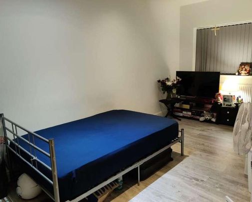 En-suit Double Room - Northumberland Avenue, TW7 - Photo 1