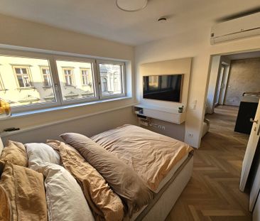 Luxuriöse Designerwohnung mit hochwertiger Küche mit Steinarbeitspl... - Photo 4