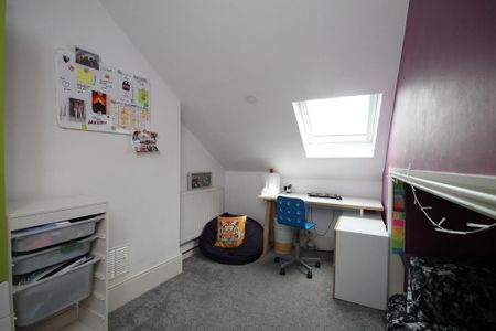 5 bedroom semi-detached house to rent - Photo 4