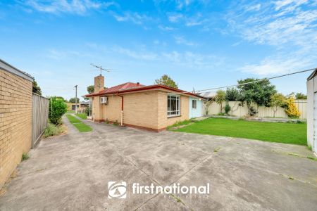 13 Parkmore Road, Keysborough - Photo 3