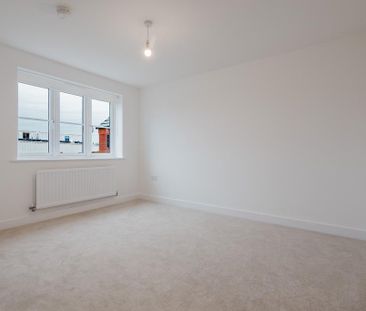 3 bedroom semi-detached house to rent - Photo 3