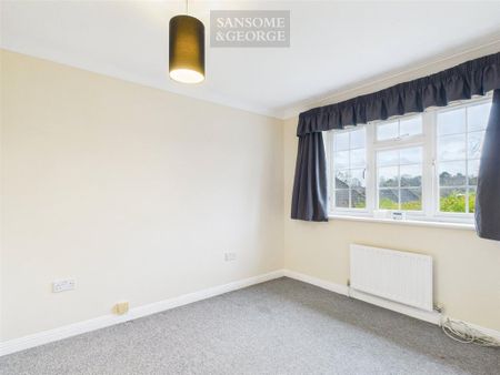 3 bedroom semi-detached house to rent - Photo 5