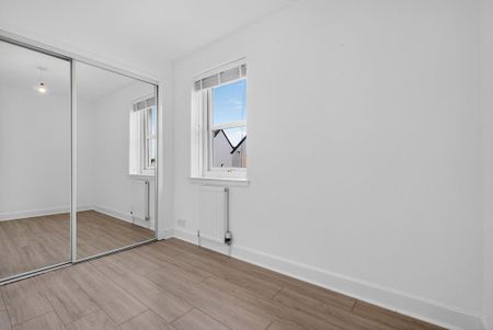 2 bedroom semi-detached house to rent - Photo 5