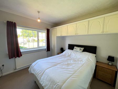 2 bedroom bungalow to rent - Photo 2