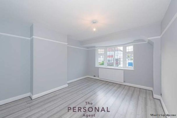 3 bedroom property to rent in Carshalton - Photo 1