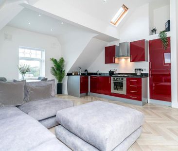 2 bedroom penthouse to rent - Photo 3