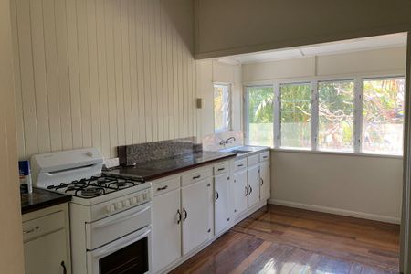 2-Bedroom Coastal Home With Fully Fenced Yard - Photo 4
