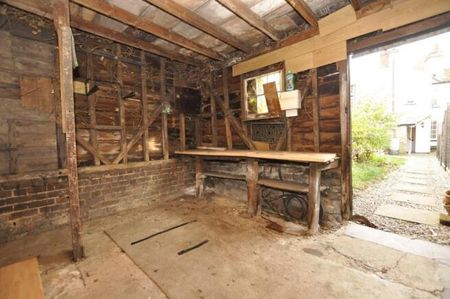 2 bedroom terraced house to rent - Photo 2