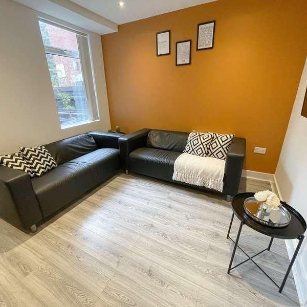Romer Road, L6 - Photo 1