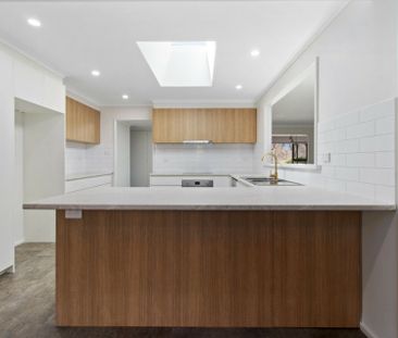 Spacious Living with Stunning Views & Modern Finishes - Photo 5