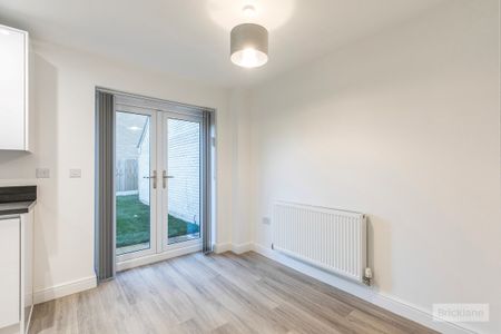 Whitmore Avenue, Huntingdon, Alconbury Weald - Photo 2