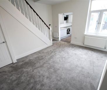 2 bedroom terraced house to rent - Photo 4