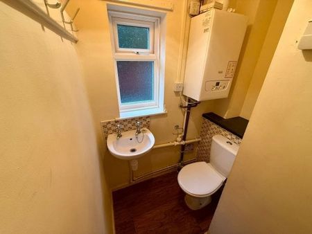 Abbey Close, Worcester, WR2 - Photo 3