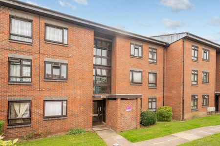 3 bedroom flat to rent - Photo 3
