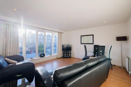 2 bedroom flat to rent - Photo 3