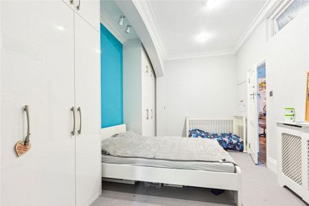 4 bedroom flat to rent - Photo 2