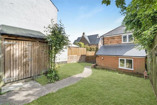 1 bedroom in a house share to rent - Photo 1