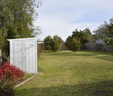 Neat 2 Bedroom Home - Photo 2