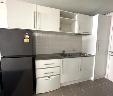 Furnished 1 Bedroom Apartment - Photo 4