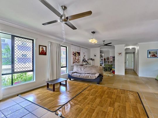 313 Verney Road East, Graceville QLD 4075 - House For Rent | Domain - Photo 1