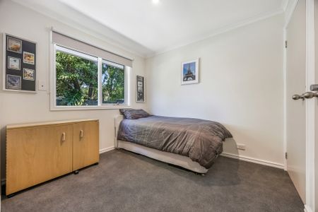 Modern 3 Bedroom Single Level Home! - Photo 5
