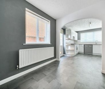 4 bedroom detached house to rent - Photo 1