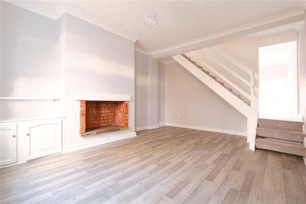 2 bedroom terraced house to rent - Photo 1