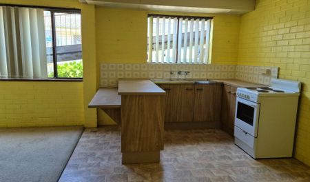 One Bedroom Flat - Photo 4