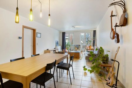 Ruime duplex (144m²) te huur centrum Halle, met 2 slpks, terras en autostpl - Foto 5