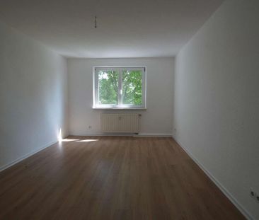 Erstbezug nach Sanierung mit Einbauküche - Gemütliche 2-Raumwohnung - Foto 1