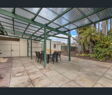 1950's Charm in a Prime Location - Photo 4