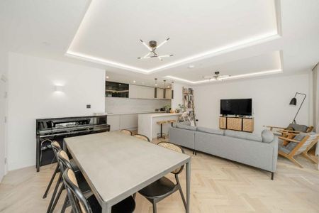 3 bedroom flat to rent - Photo 2