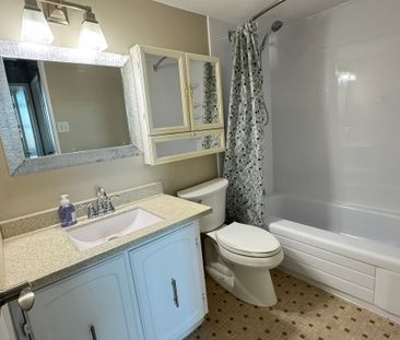 For Lease - 966 Inverhouse Drive Unit# 1004, Mississauga, Ontario - Photo 4