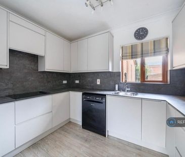 2 bedroom flat to rent - Photo 6