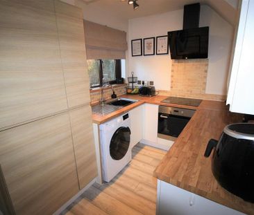 2 bedroom end of terrace house to rent - Photo 5