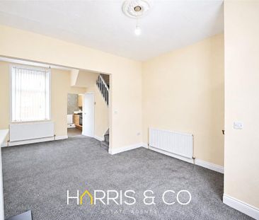 2 bedroom end of terrace house to rent - Photo 2