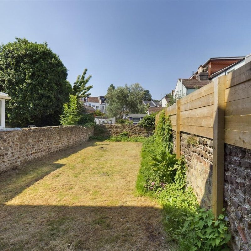 Beaconsfield Road, Brighton - Photo 1