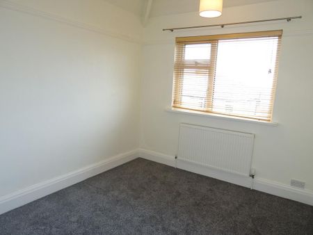 2 bedroom end of terrace house to rent - Photo 4