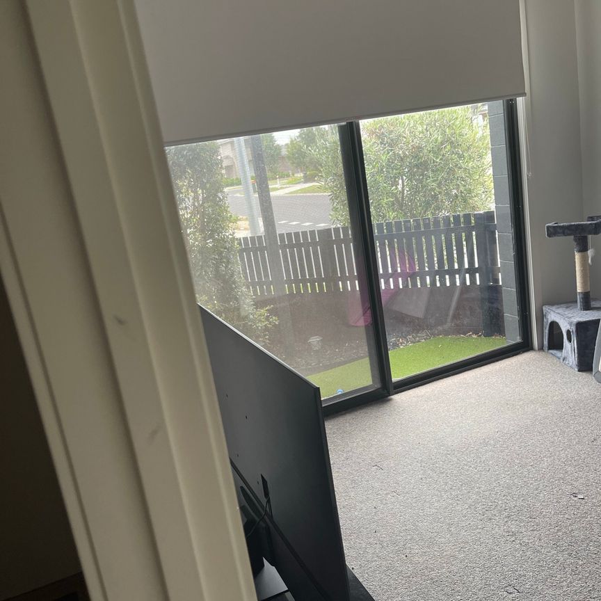 Point Cook - Photo 1