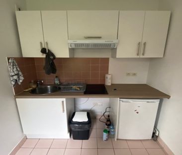 Location Appartement 1 pièce 28m² LILLE 59000 - Photo 2