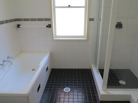 Lovely Family Home - Photo 2