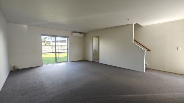 Property Management3 Gina Avenue, Ranui - Townhouse for Rent - Photo 1