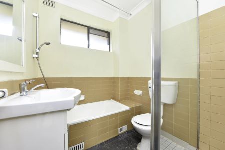 Modern two-bedroom apartment located on the top floor - Photo 4
