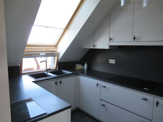 Duplex-appartement met 2 slaapkamers vlakbij centrum en station van Sint-Truiden - Photo 1