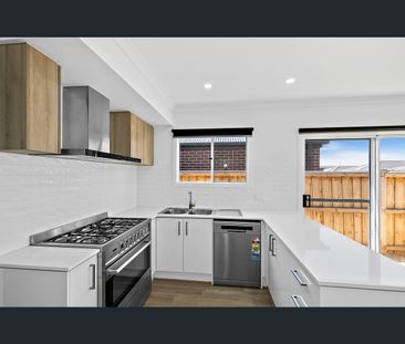 64 Kingdom Boulevard, Weir Views, Vic 3338 - Photo 5