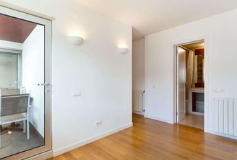 Apartamento T3 Duplex para arrendamento sem móveis no Alto de Santa Catarina, Algés