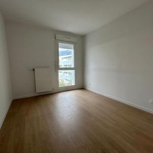 Location Appartement 3 pièces 69m² CHALLES LES EAUX 73190 - Photo 2