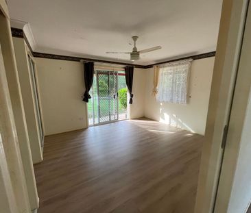 Large land with Family Home in North Maclean - Photo 3
