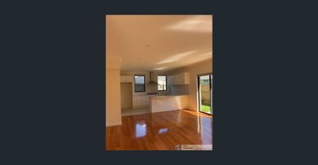 TOWNHOUSE IN GREAT LOCATION - Photo 3